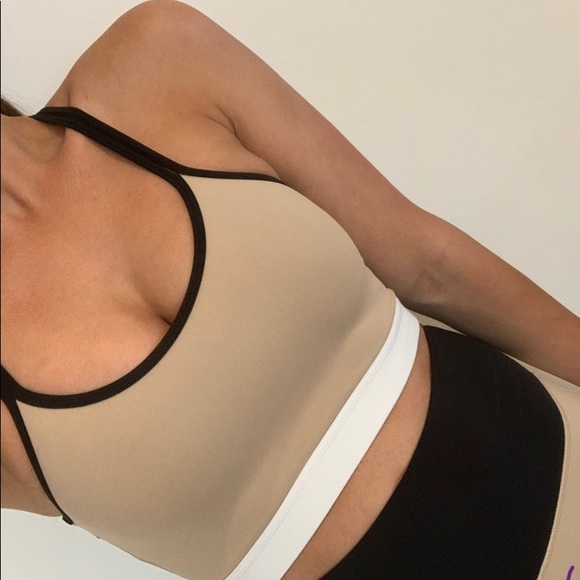 mrsalliexo Other - 🔃 Reposh - Tan / Black Sports Bra 🖤 NWT
